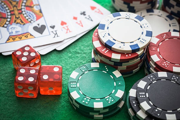 papabet platform interface showing sports, live tables, and slots